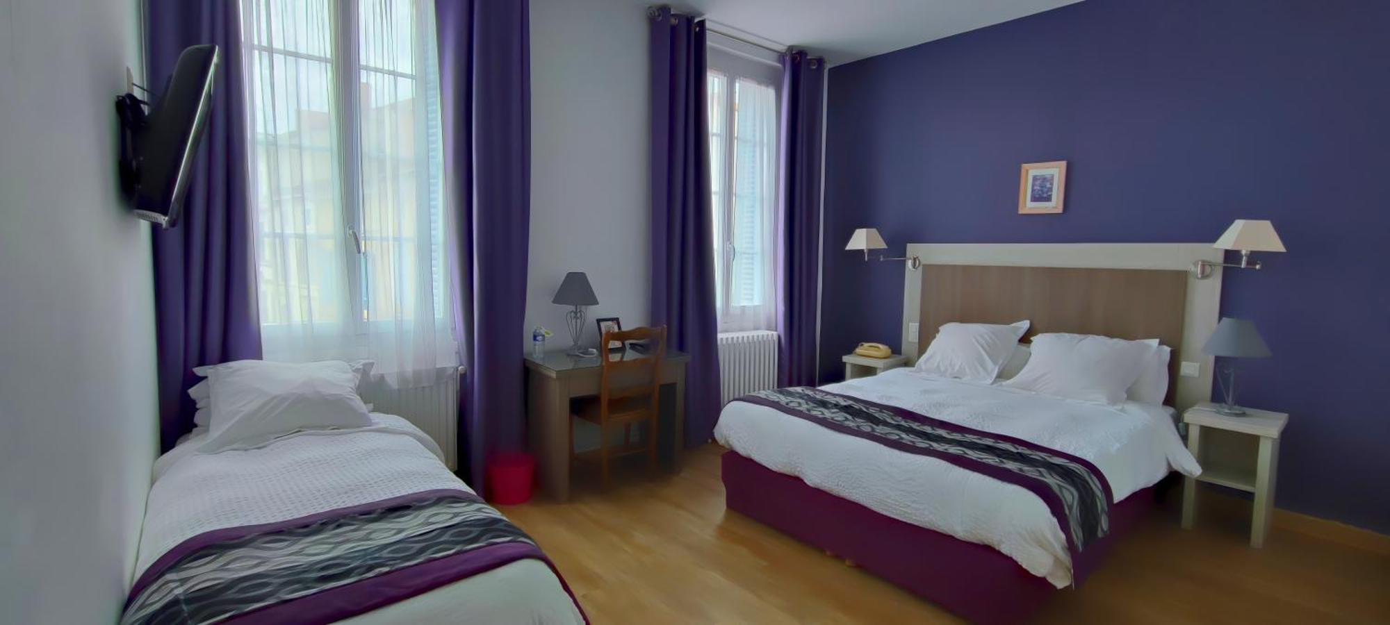 Logis Grand Hotel Pelisson Нонтрон Екстериор снимка