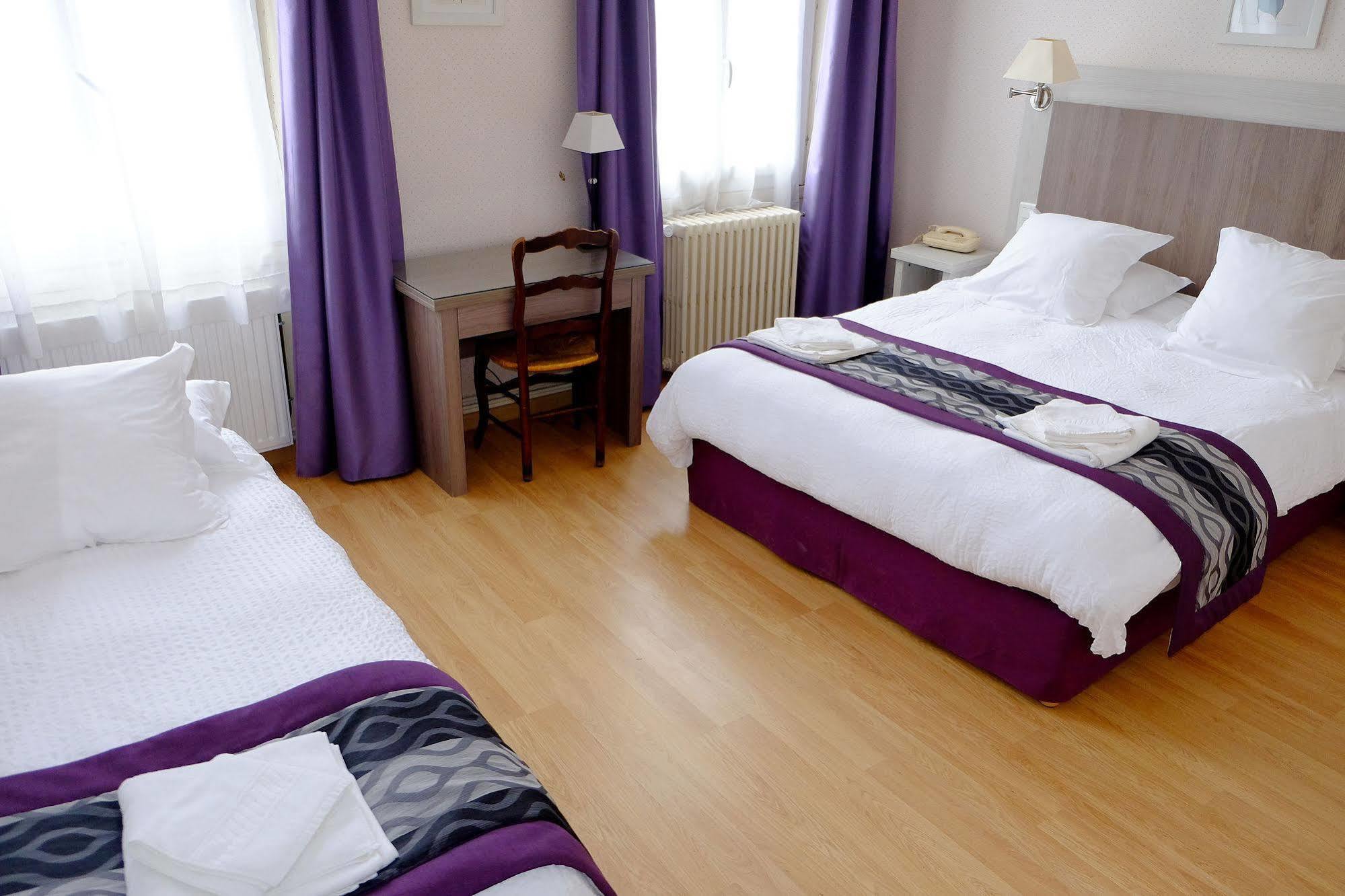 Logis Grand Hotel Pelisson Нонтрон Екстериор снимка